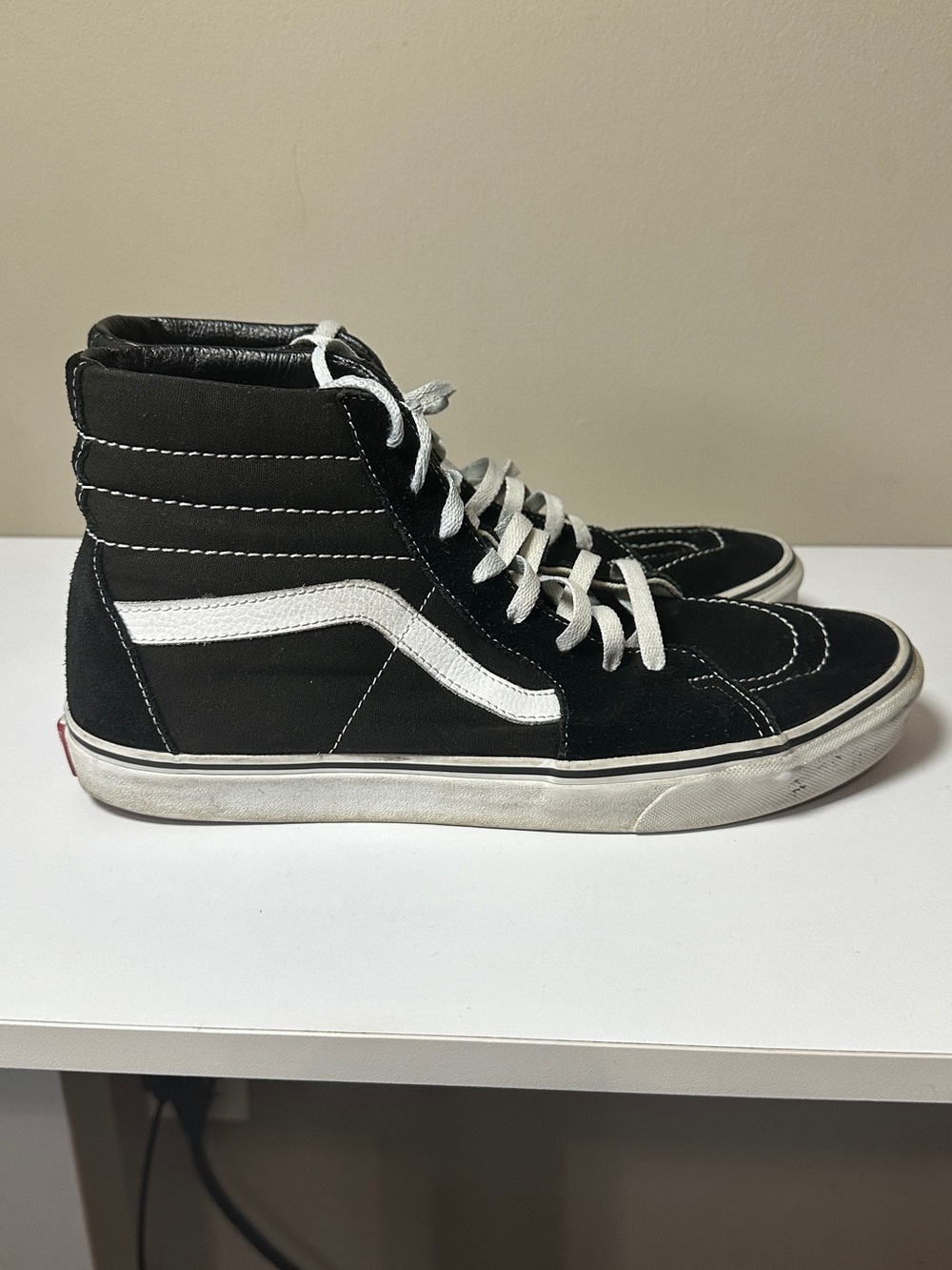 Vans Sk8-Hi high-top skate shoes with classic side stripe, men’s size 11.5